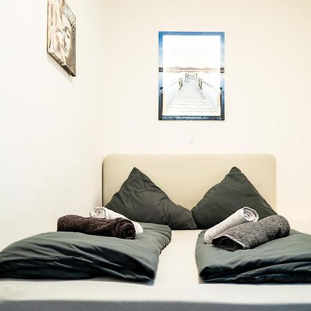 #221 Moderne City Wohnung Im Herzen Von نيوس المظهر الخارجي الصورة
