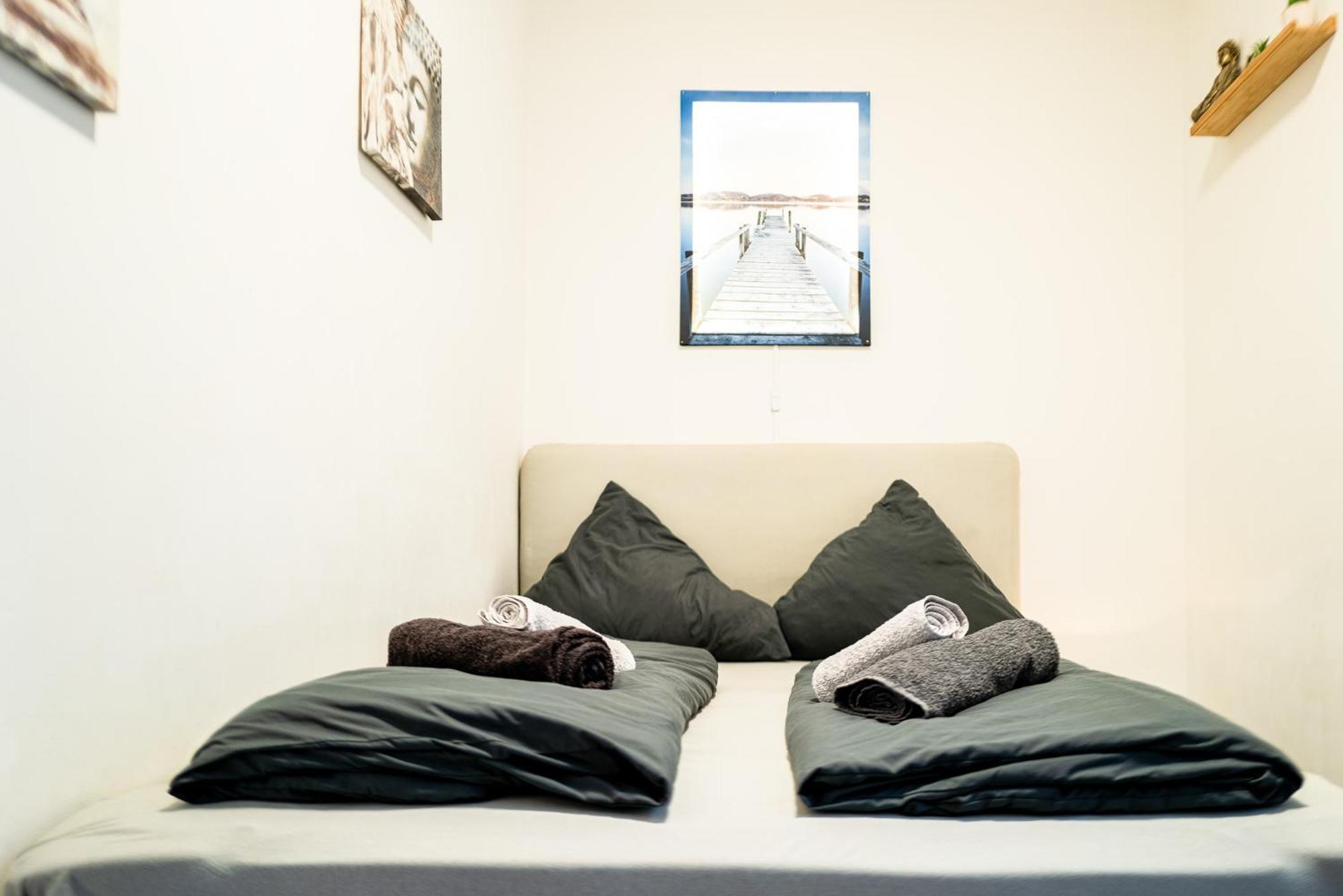 #221 Moderne City Wohnung Im Herzen Von نيوس المظهر الخارجي الصورة